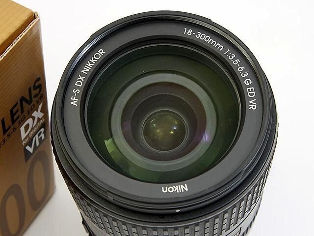 Nikon AF-S DX Nikkor 18-300mm F3.5-6.3 G ED VR AF Zoom Lens