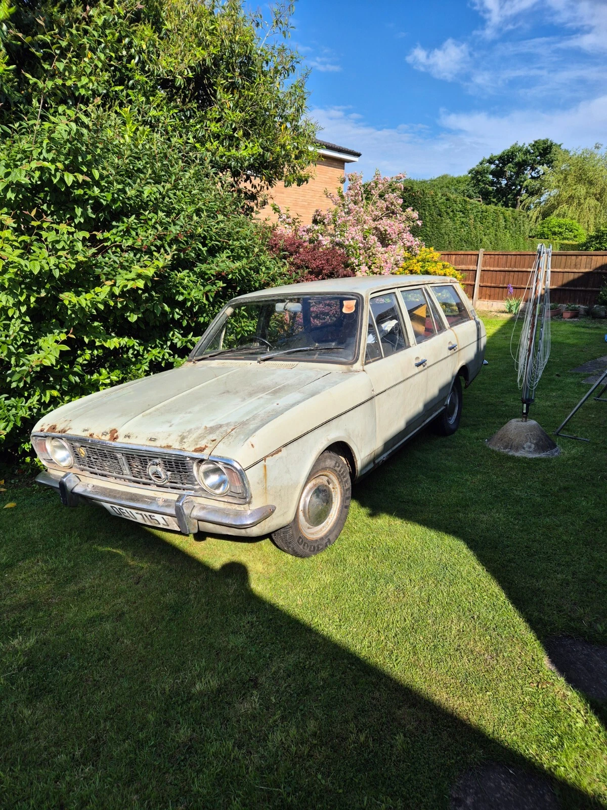 Ford Cortina Mk2 Estate - Picture 1 of 22