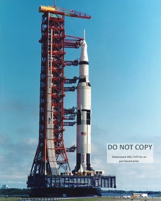 ROLLOUT OF THE APOLLO 11 SATURN V ROCKET - 8X10 NASA PHOTO (ZZ-149)