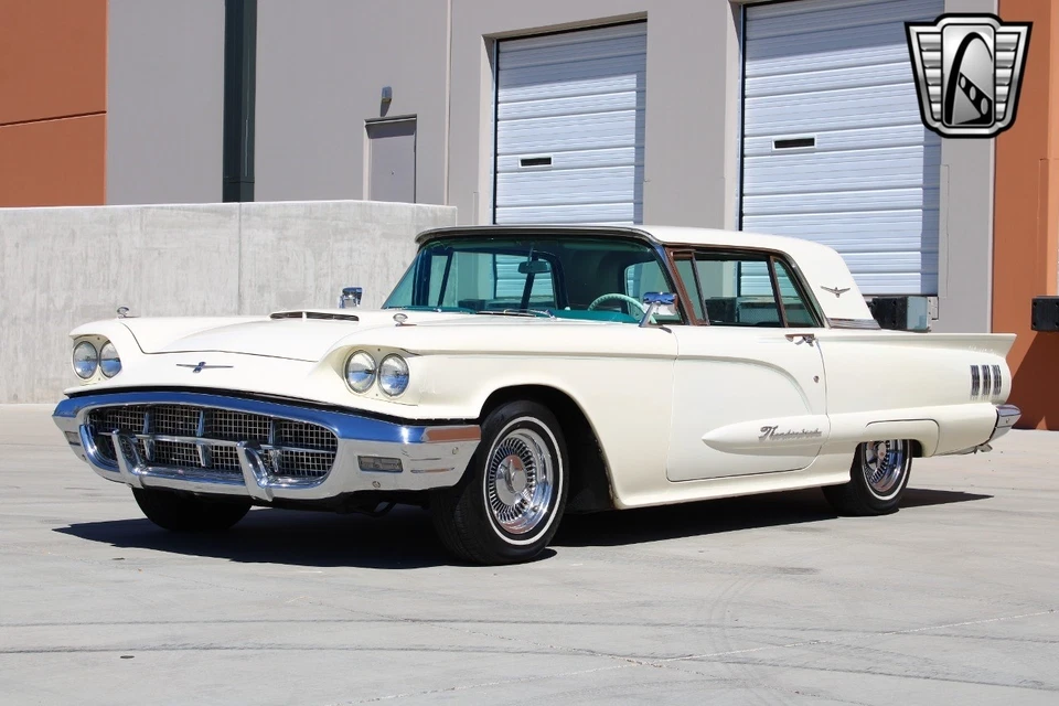 Ford Thunderbird 1960  Foto 3 de 4