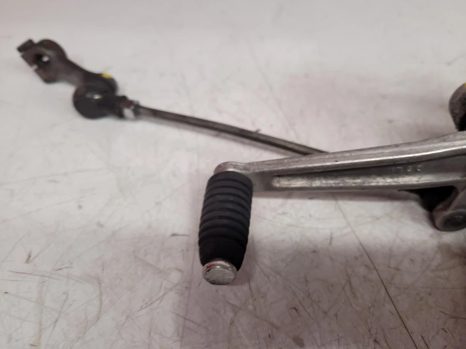 Reposapiés delantero izquierdo Suzuki SV650 2008 Foto 4 de 4