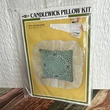 Candlewick Pillow Kit  7x7 SA12 Willow Leaves 1983 M.H. Yarns NEW