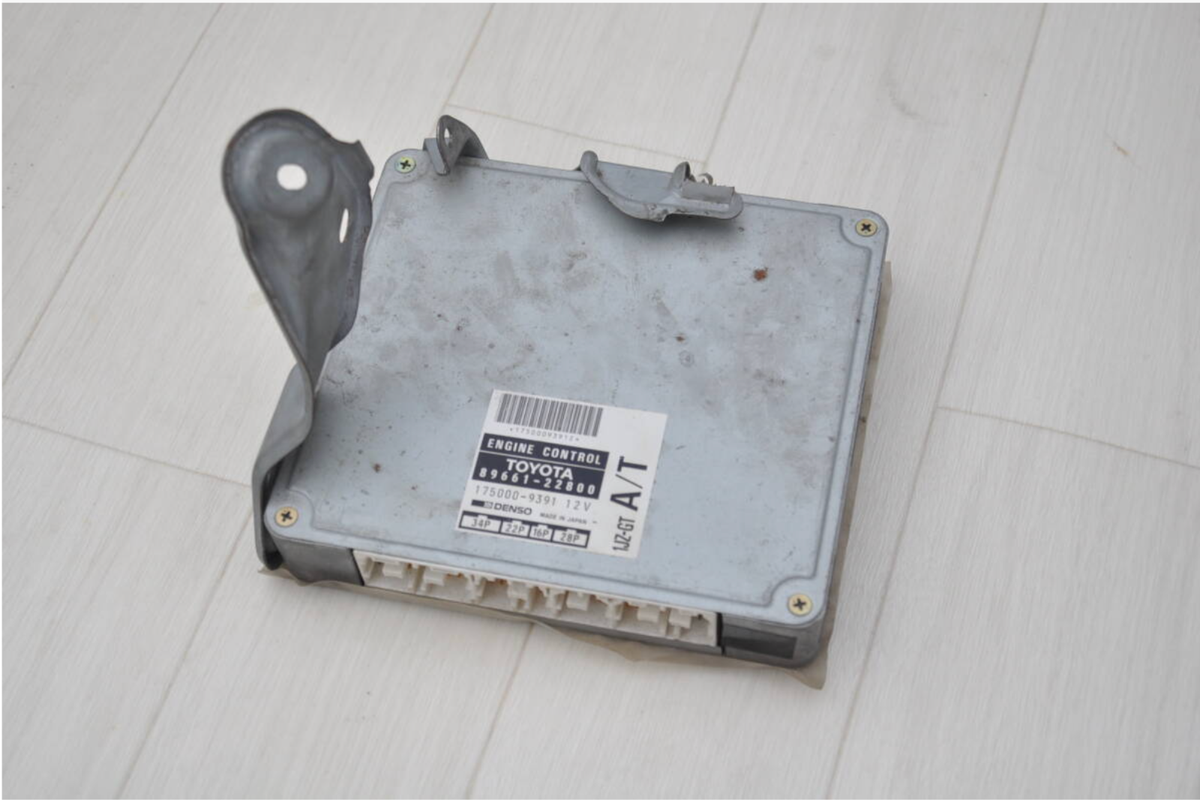 5.7/07×6 6.8/07×2 7/77×7 8/77×5 9/77×8 New Genuine OEM Mazda CX-5 CX-9 CX-6 Lift Gate Door Rubber Stopper