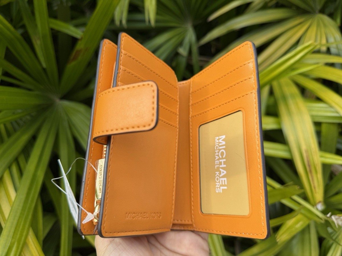Michael Kors Jet Set Travel MD Bifold Coin Zipper Wallet MK