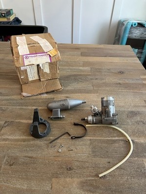 Vintage ENYA Engine - Enya 40X Model 6101 + Muffler R/C Plane Motor Nitro NOS!!