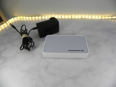 TP-Link TL-SF1008D 8-Port 10/100 Mbps Mini Desktop Switch UK VERKÄUFER #BOX 153