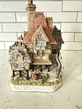 David Winter Cottages Horatio Pernickety's Amorous Limited Edition