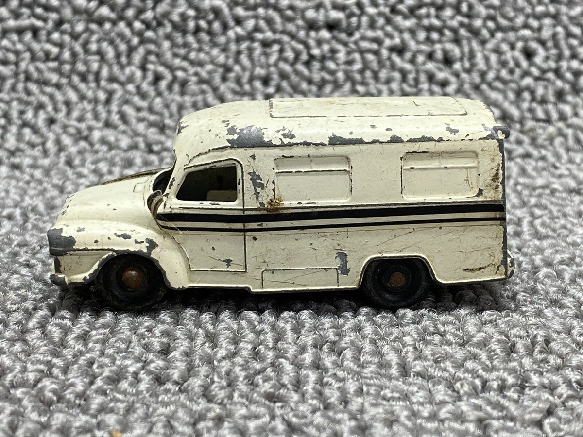 Vintage Lesney ~ Matchbox ~ Lomas Ambulance ~ No 14