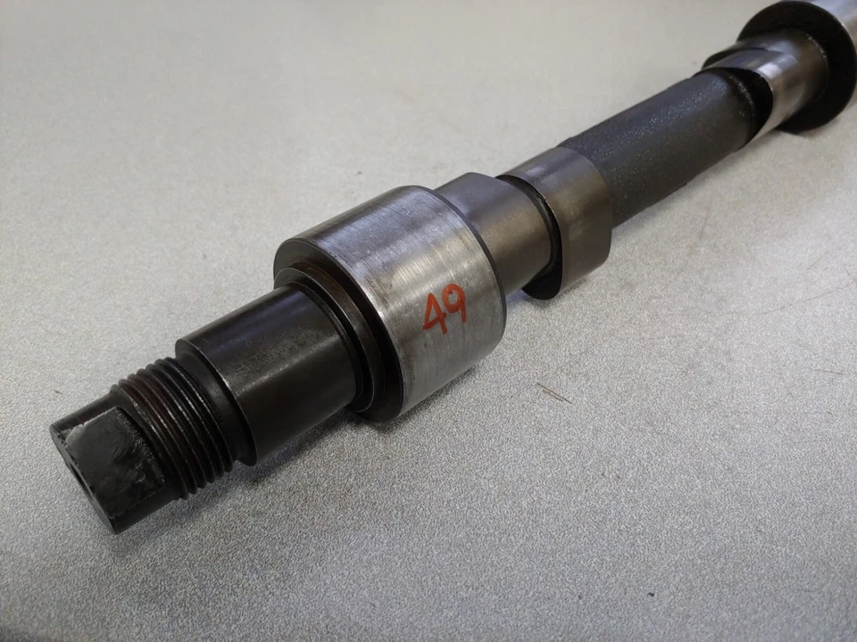 VERY NICE USED ORIGINAL GENUINE PORSCHE 911 T-K 2.4 LWB MFI CAMSHAFT 1972-73 #49 — 第 2/4 张图片