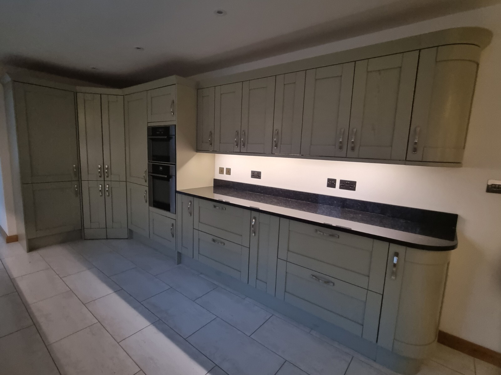 Complete Howdens Tewkesbury Skye Solid Oak Kitchen eBay