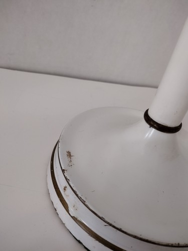 VINTAGE MID CENTURY WHITE AND GOLD FRENCH TOLEWARE LAMP - Picture 4 of 11