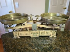 Antique Mercantile SCALE Cast Iron 2 Pans 5 Kg Balance Scale Late 1800's 