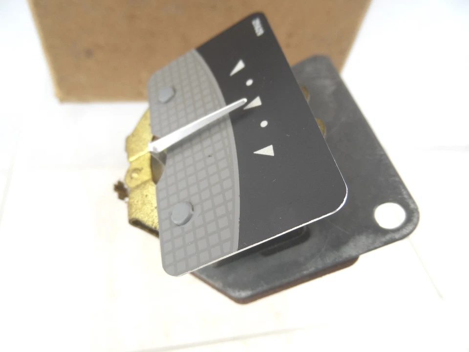 Amperímetro 1951-1952 Dodge Coronet Meadowbrook Wayfarer 51 calibre 52 amperios NOS 1473881 Foto 4 de 4