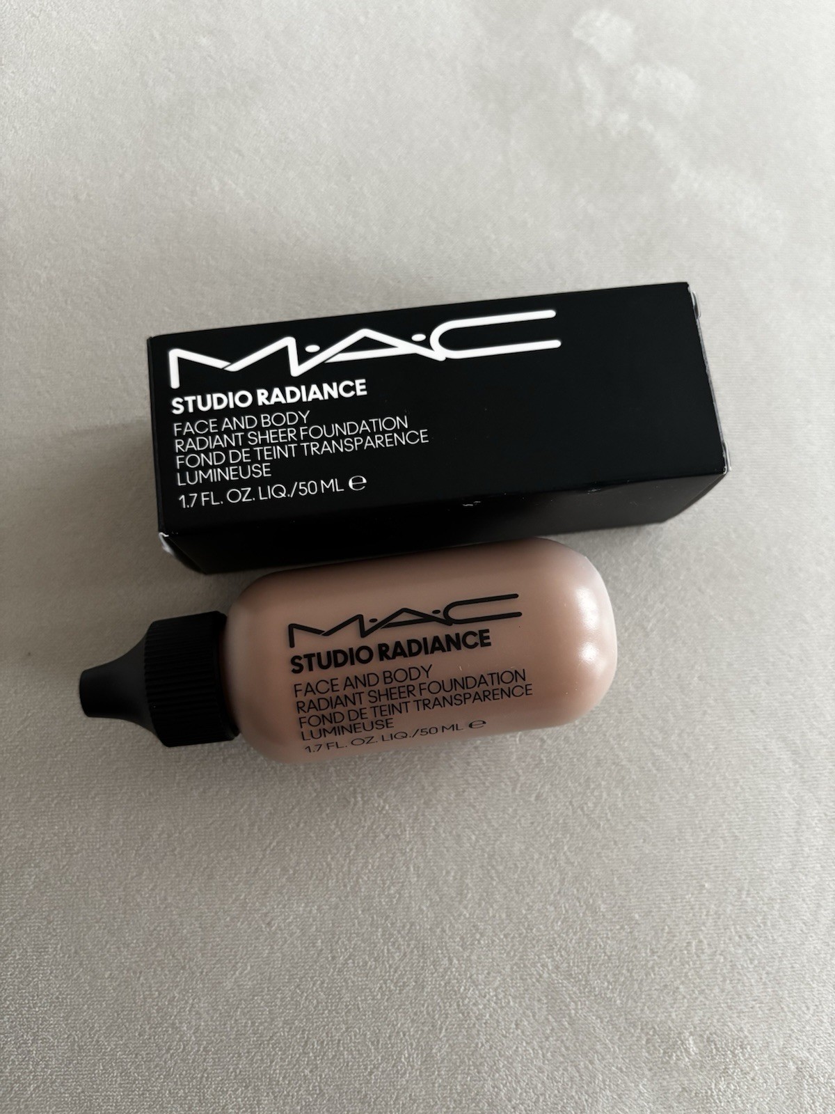 Mac Studio Radiance Foundation C6 for Face and Body Radiant Sheer