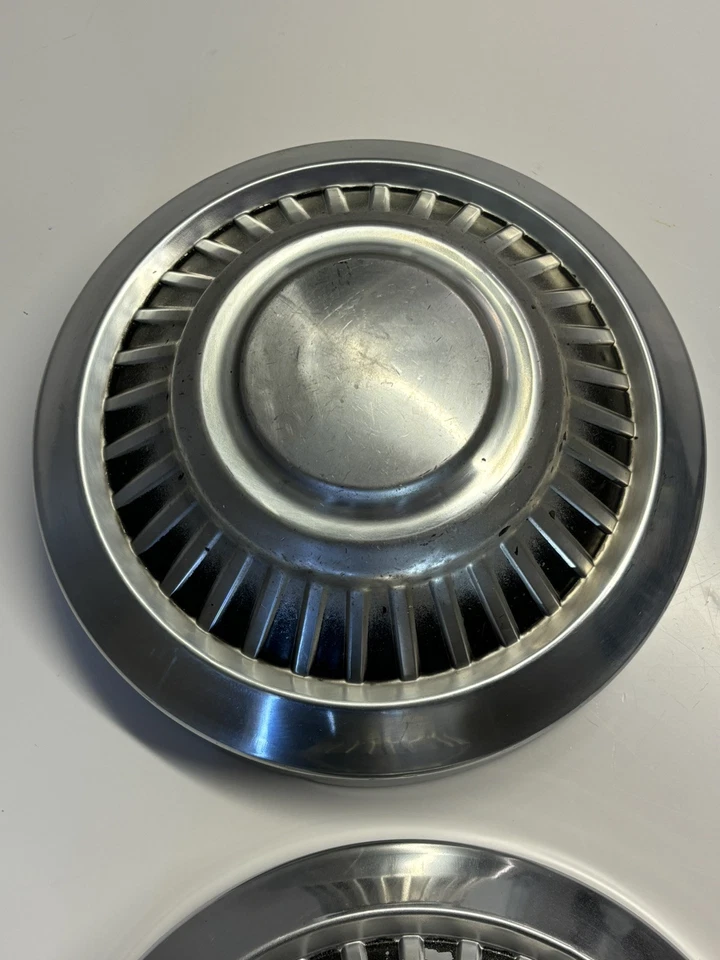 (2) Tapacubos de acero inoxidable Dodge, Fargo D200 1970-86 pobreza, 12"" Foto 3 de 4