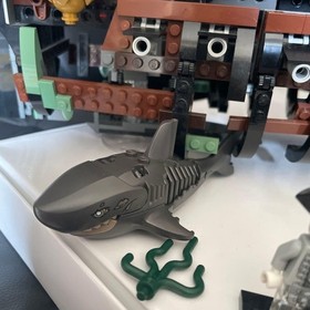 LEGO Pirates of the caribbean silent Mary 71042 In 2017  Retired #1411