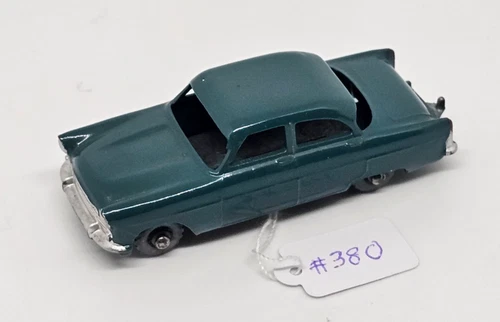 Matchbox Lesney – 33a   Ford Zodiac   1957    (ID#380)