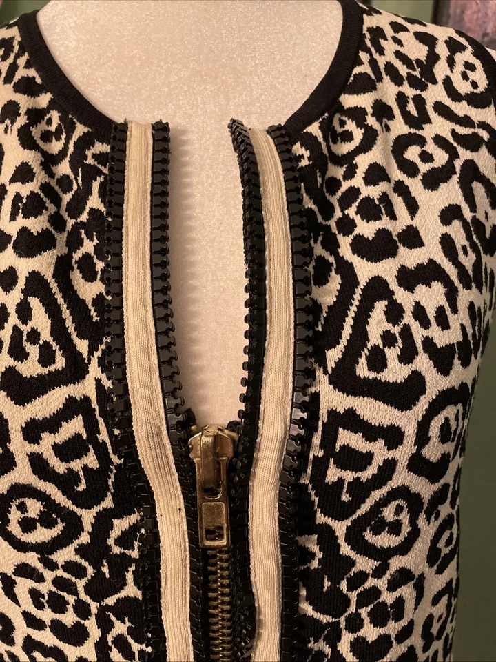 NUEVO CON ETIQUETAS~Etcetera Top Mujer Pequeño Beige Negro Estampado Animal Suéter Chaleco Tejido Elástico Foto 4 de 4