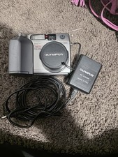 Olympus CAMEDIA C-4000 ZOOM Digital Camera Compact 4.0 MP Silver