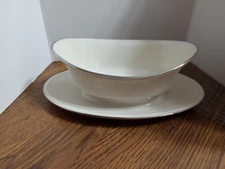  Lenox Special Gravy Boat with platinum Trim And Attached Underplate