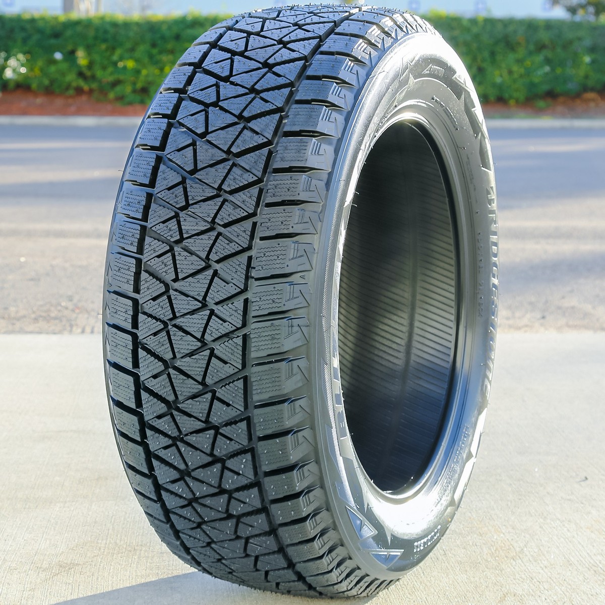 285/45R22 Bridgestone Blizzak DM-V2 Snow Winter Tires | 110T | SL