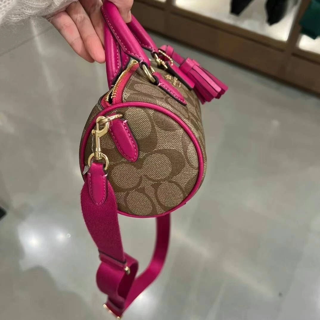 Coach CB874 Tracolla in pizzo nuova con etichette in tela e pelle cachi ciliegia