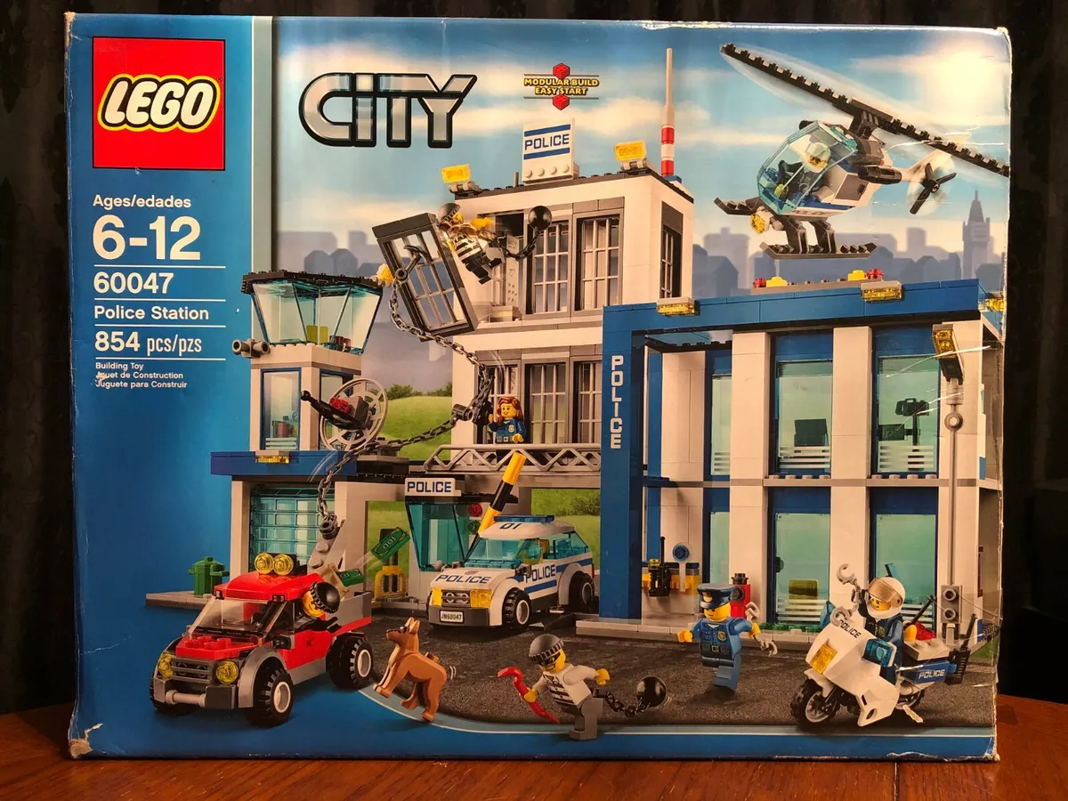 LEGO City POLICE STATION 60047 854 Pcs RETIRED 2014 Complete