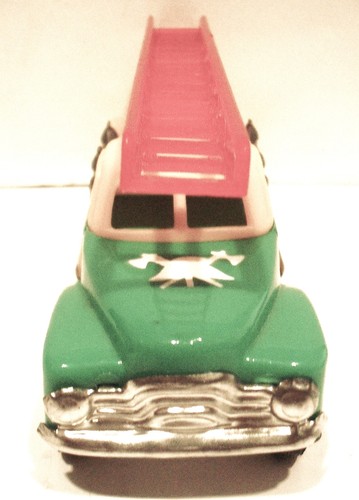 Vintage tinplate and plastic Bedford fire truck made in Portugal in the 1970's 1 - Picture 5 of 7
