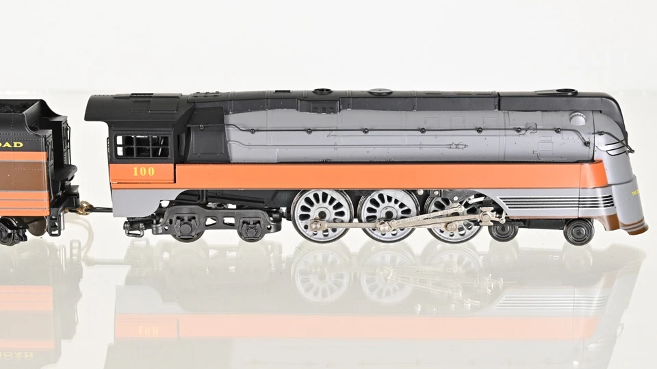 Rivarossi 4-6-4 Hudson F-7 Milwaukee Road 100 HO scale - Image 3 of 4