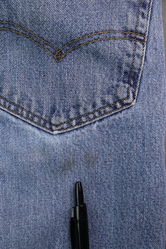 Men's 2013 Levi's 505 Jeans Regular Fit Light Distressed Size 36x30 (Msr 36x29) - Imagen 9 de 12