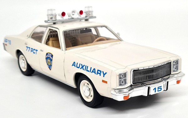 Greenlight 1/24 Plymouth Fury 1977 New York Police Department Model Car-image
