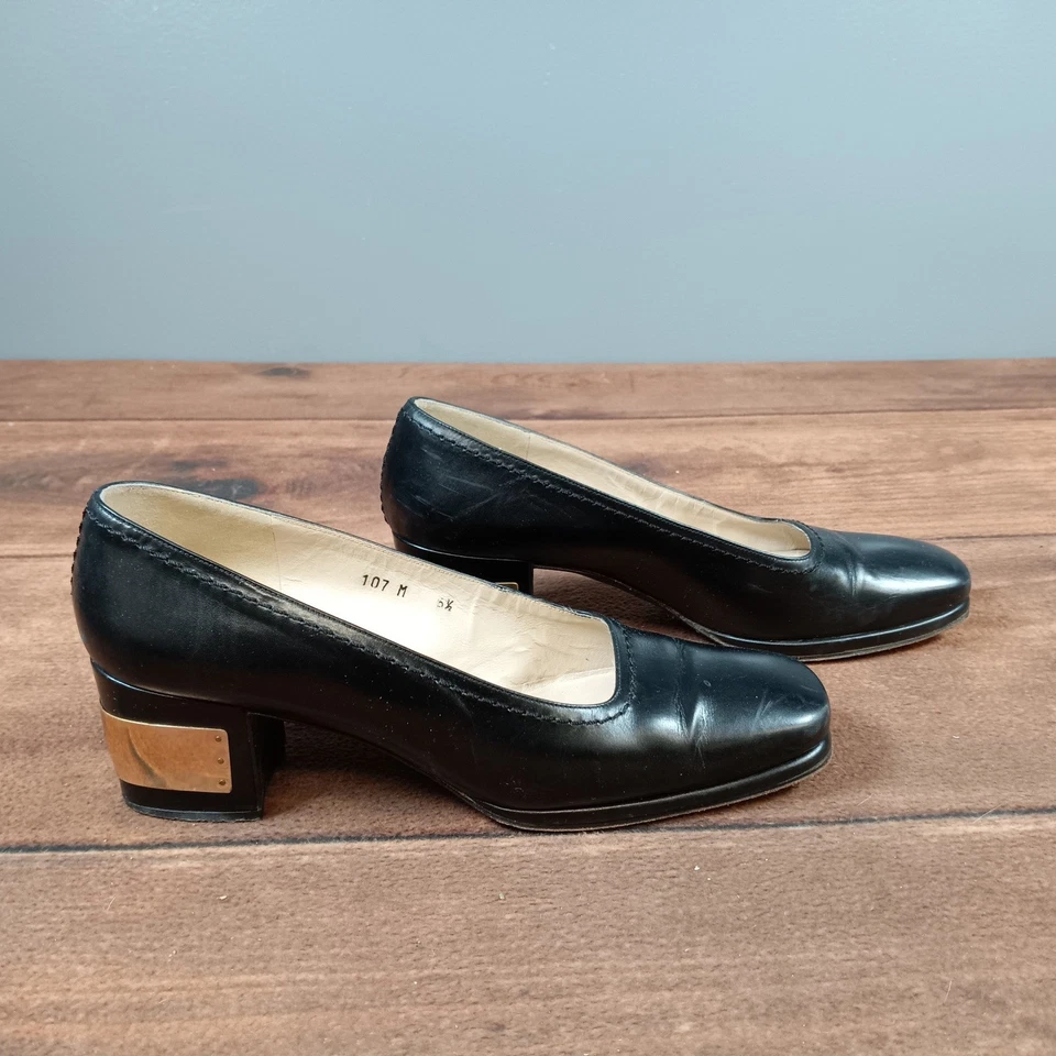 Zapatos de salón de tacón vintage Givenchy Paris de cuero negro dorado talla 6,5 M de diseñador Foto 4 de 4