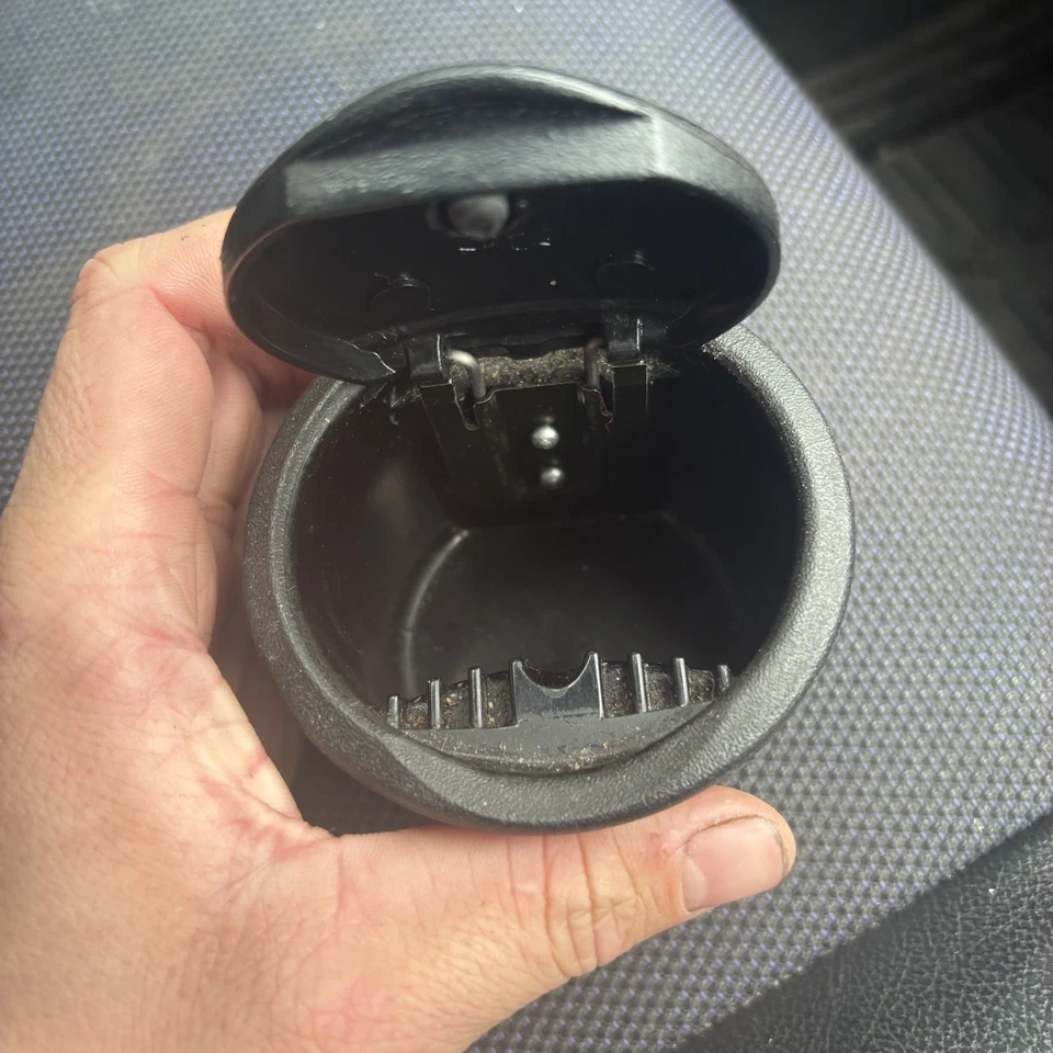 Bandeja de cenizas Land Rover Freelander 2 porta monedas se adapta a portavasos OEM LR005248G Foto 3 de 4