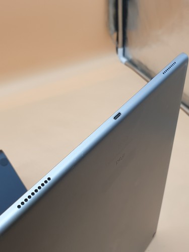 Apple iPad Pro 2nd Gen. 64GB, Wi-Fi + CELLULAR , 12.9" - Space Grey ,SL18 - Picture 11 of 15