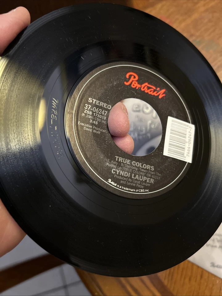 Cyndi Lauper - True Colors (7" Single)- In Mint Cond .. - Image 3 of 4