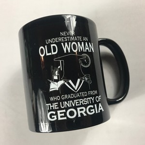Georgia-Bulldogs-Coffee-Mug-Never-Underestimate-An-Old-Woman-Graduate-Alumni-Cup