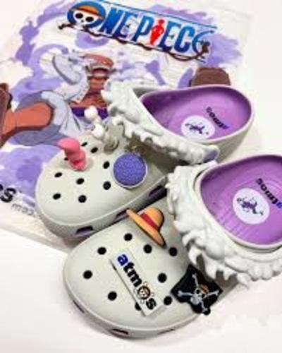 靴 one piece atmos crocs Crocs Classic Clog ONE PIECE x atmos Luffy Gear 5 Men's