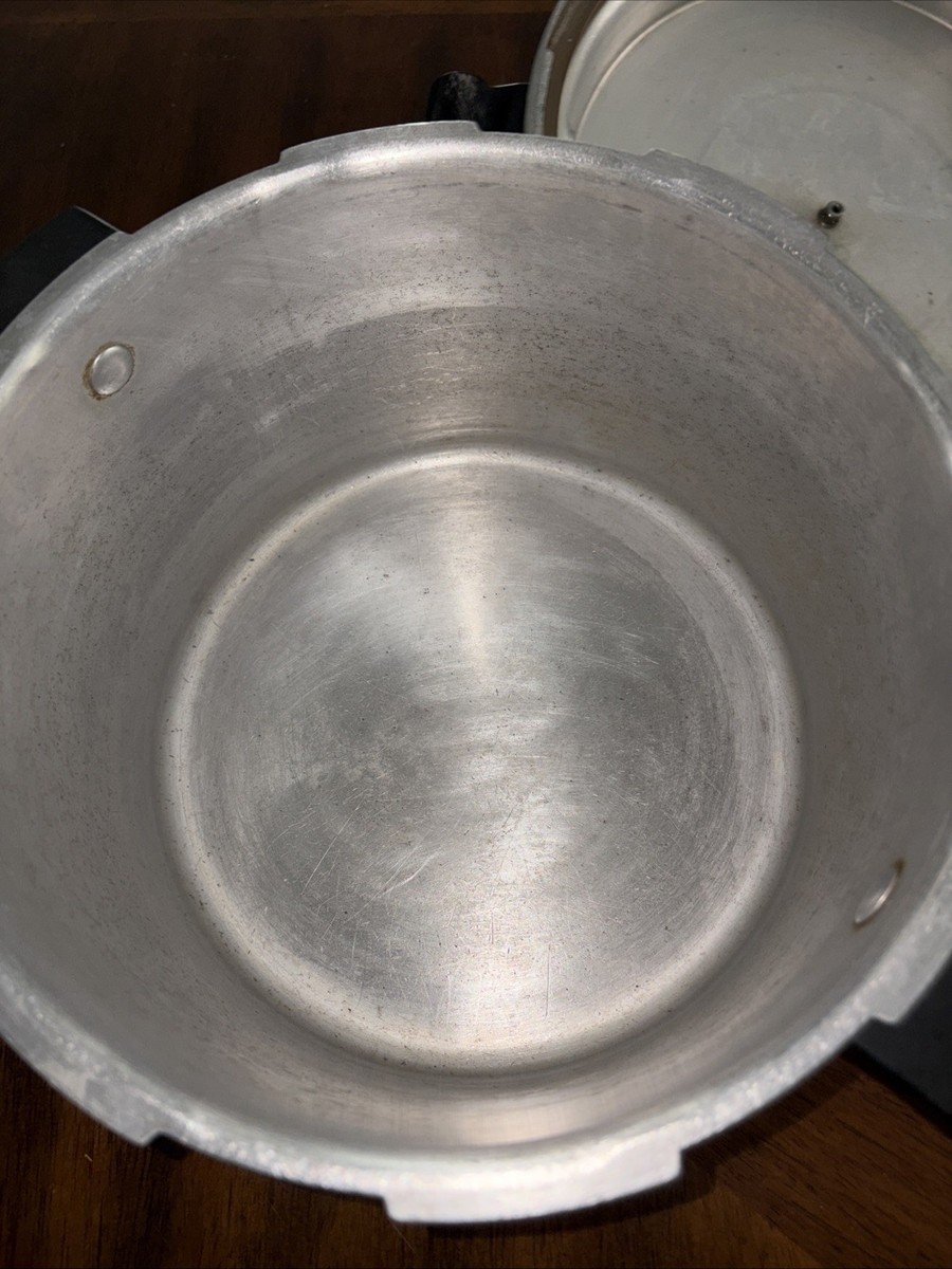Vintage Mirro-Matic 8 Qt Aluminum Speed Pressure Cooker Canner M