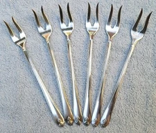 VTG  Cocktail Pickle Forks Wm Rogers Mfg. Co. Original Rogers Silverplate 6 1/8”
