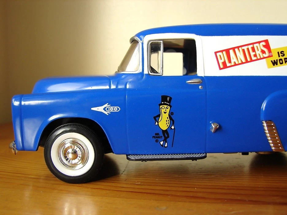 Planters Peanuts 1957 Dodge Delivery Truck 1/24 Diecast Model Coin Bank - Image 2 of 4
