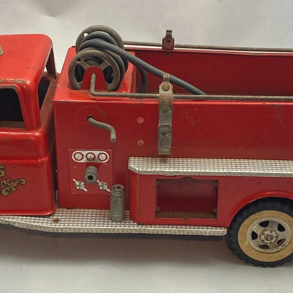 Camión de bomberos Tonka 1961 T.F.D. No. 5 BOMBA ROJA 17" ACERO PARQUES ESTATALES DE CALIFORNIA Foto 3 de 4