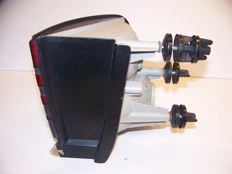 1987 - 1991 CHRYSLER LEBARON GT LH TAILLIGHT OEM #4321785 1988 1989 1990 - Image 3 of 4