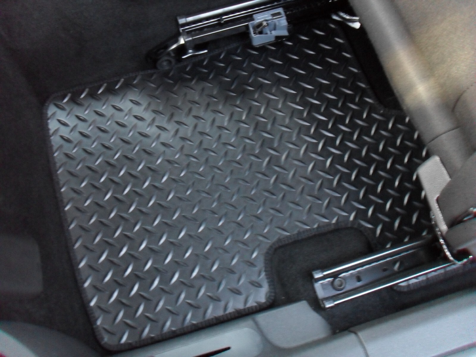 Tailored Black Car Mats With Blue Trim For Kia Rio 2011-2017 – 4pc Set With Clips
