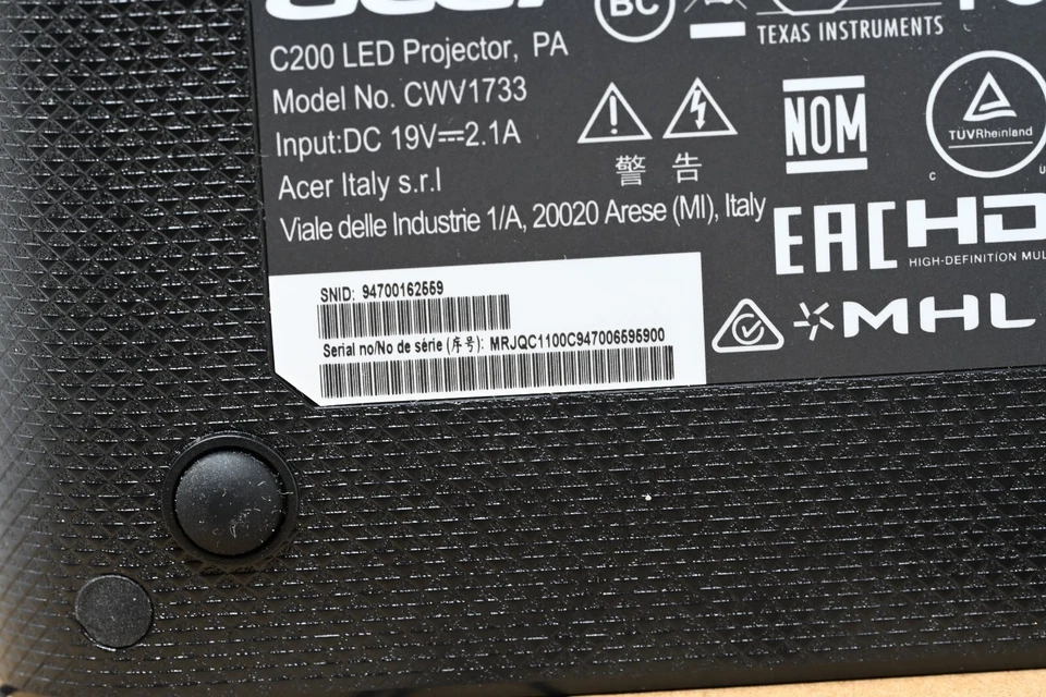 Acer C200  WVGA LED  Projector (CWV1733) - Image 4 of 4