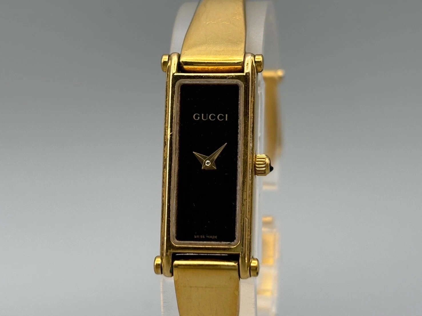 [Très bon] Montre femme vintage GUCCI 1500 cadran noir bracelet doré 16 cm quartz