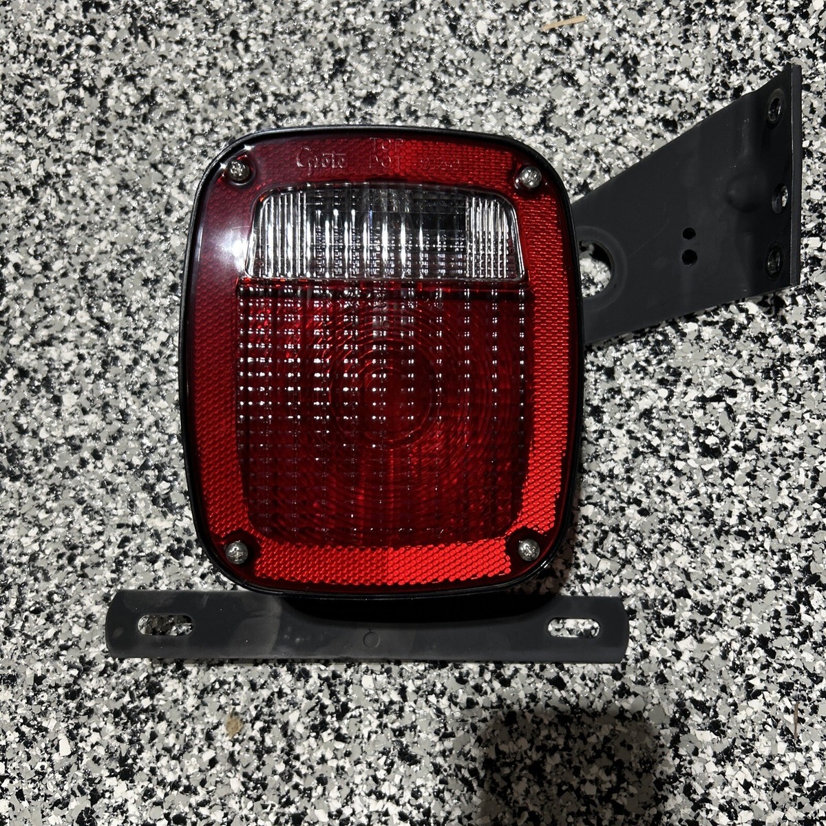 Grote 5370 / 5371 Left & Right Tail Lights Ford Chassis