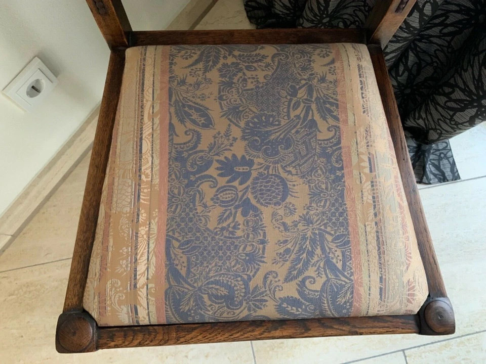 Antiker Tisch, Tee- Kaffee- Kreativ- Zimmer, klappbar, dazu gehören 4 Stühle - Bild 3 von 4