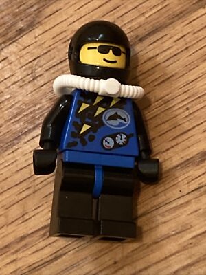 Vintage Authentic Lego Town Divers Shark Cave Cove 6558 Diver Mini Figure