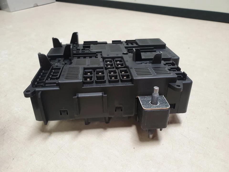 Volvo 32268452 КОРОБКА ПРЕДОХРАНИТЕЛЕЙ / ЦЕНТР ПИТАНИЯ, VOLVO V90 CROSS COUNTRY -21 - Изображение 3 из 4