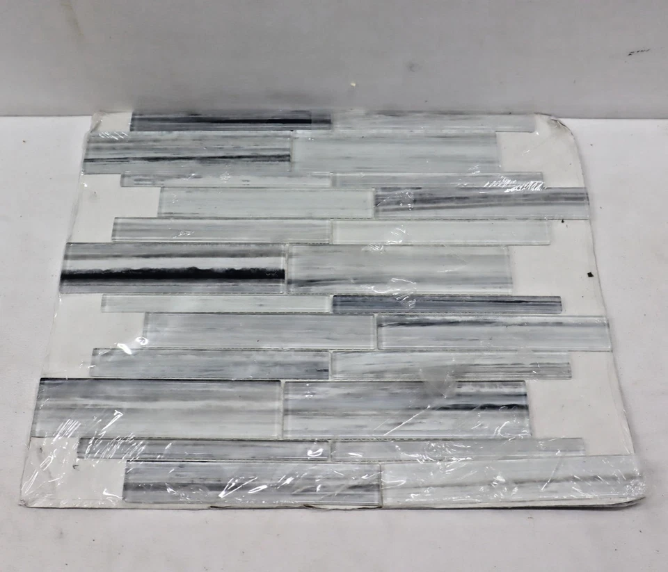 Azulejo azul/gris salpicadero de mosaico de vidrio lineal Montage Misty Fjord Foto 2 de 4